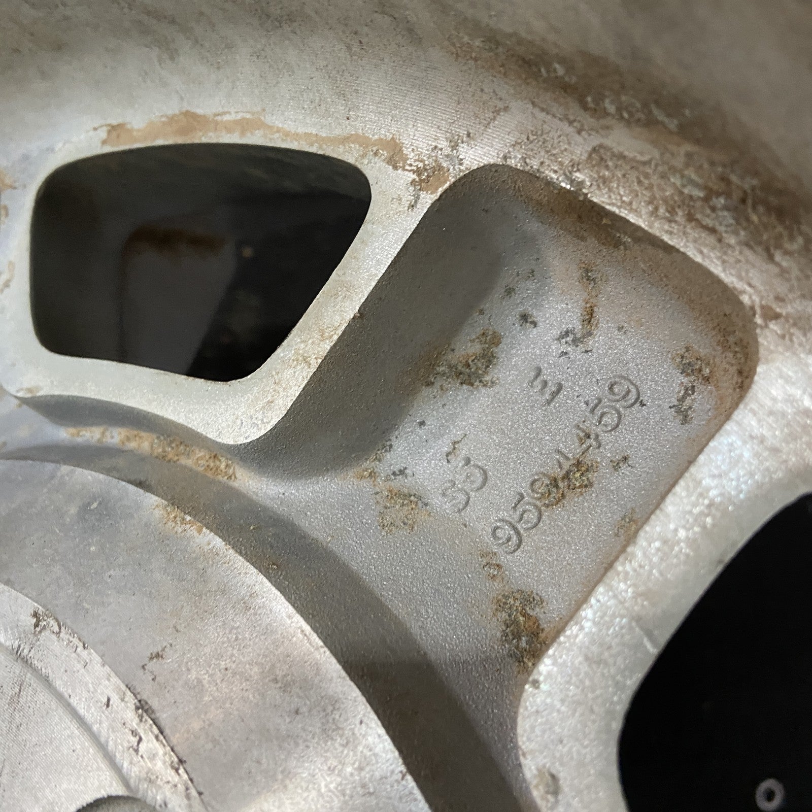 General Motors MACHINED SILVER HUMMER H2 OEM Wheel 17x8.5 Inch 2003 ...