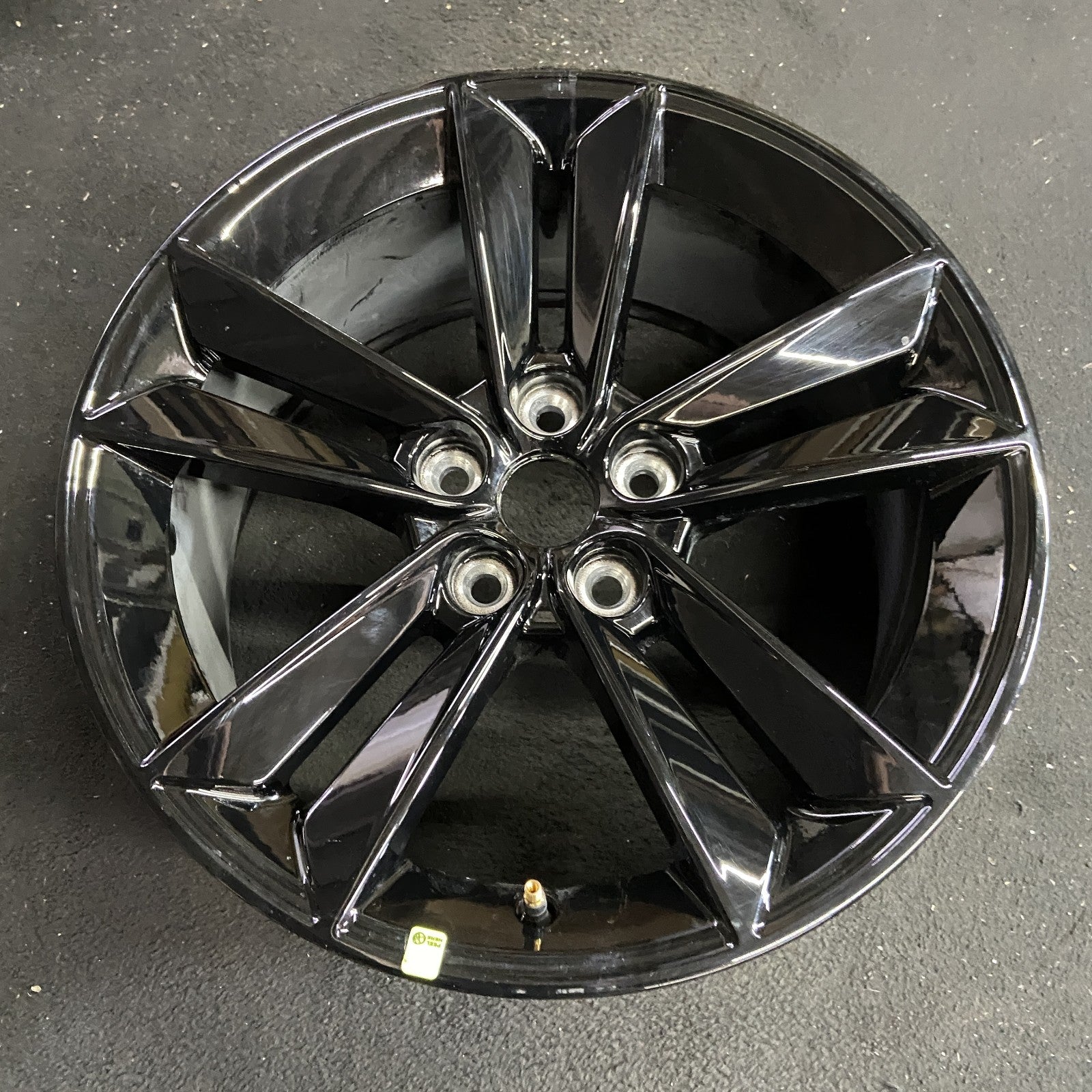 Ford BLACK MUSTANG OEM Wheel 2024 18x8.5 Inch PR3C1007BA PR3Z1007B 5 ...