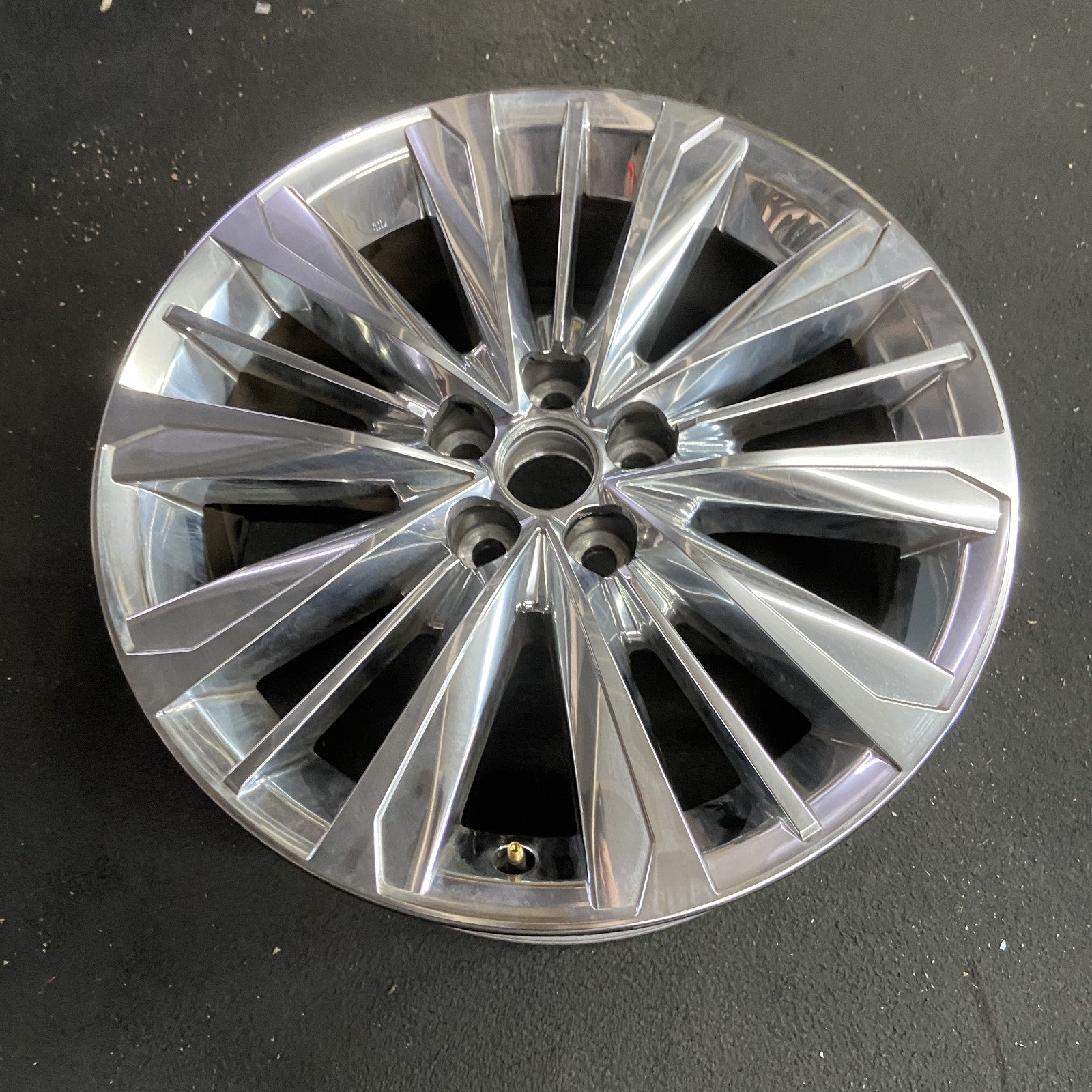 Toyota CHROME GRAND HIGHLANDER OEM Wheel 2024 20x8 4260D0E041 5 triple ...