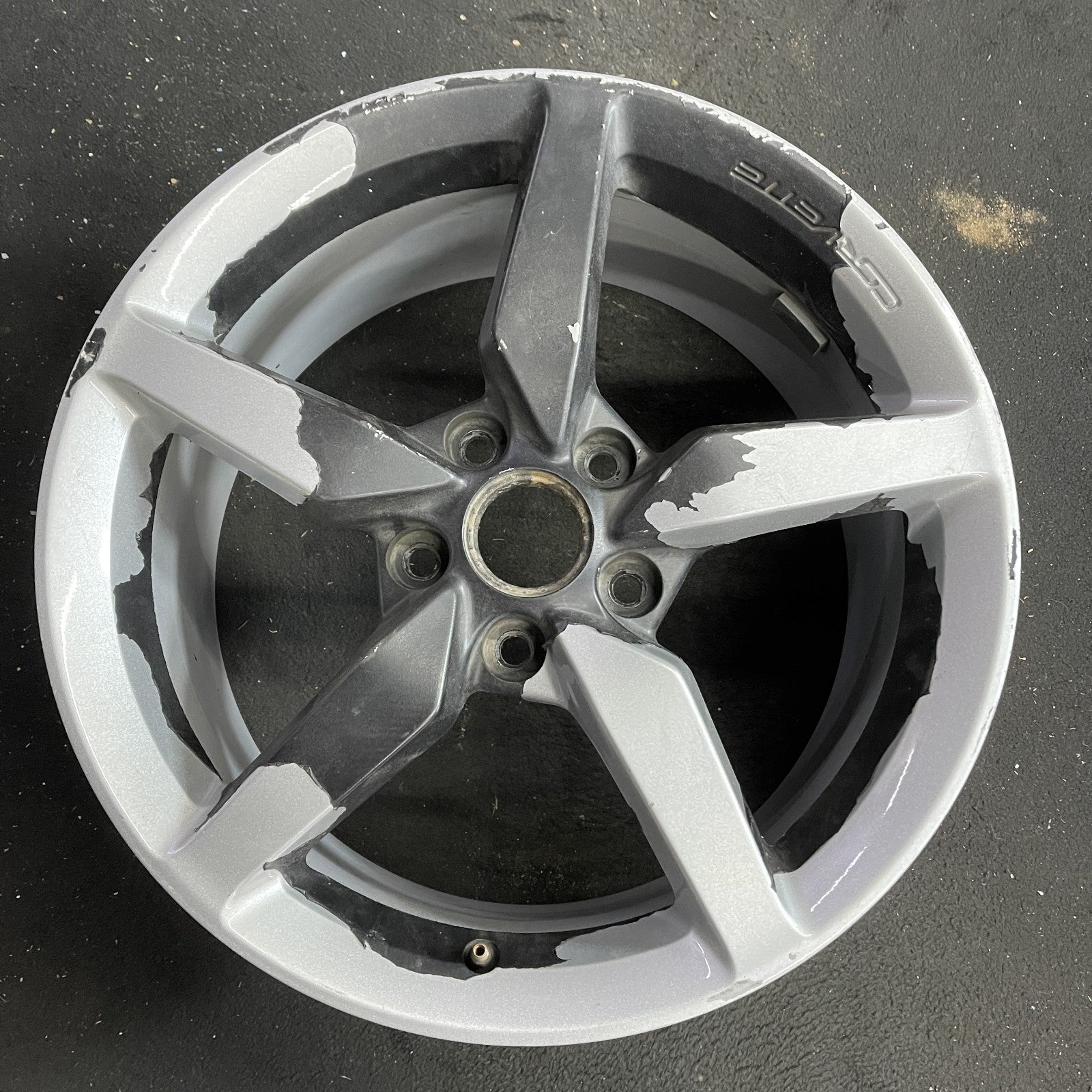 FRONT Chevrolet CORVETTE OEM Wheel 2014-2015 AAPA 20986435 18x8.5 Inch ...