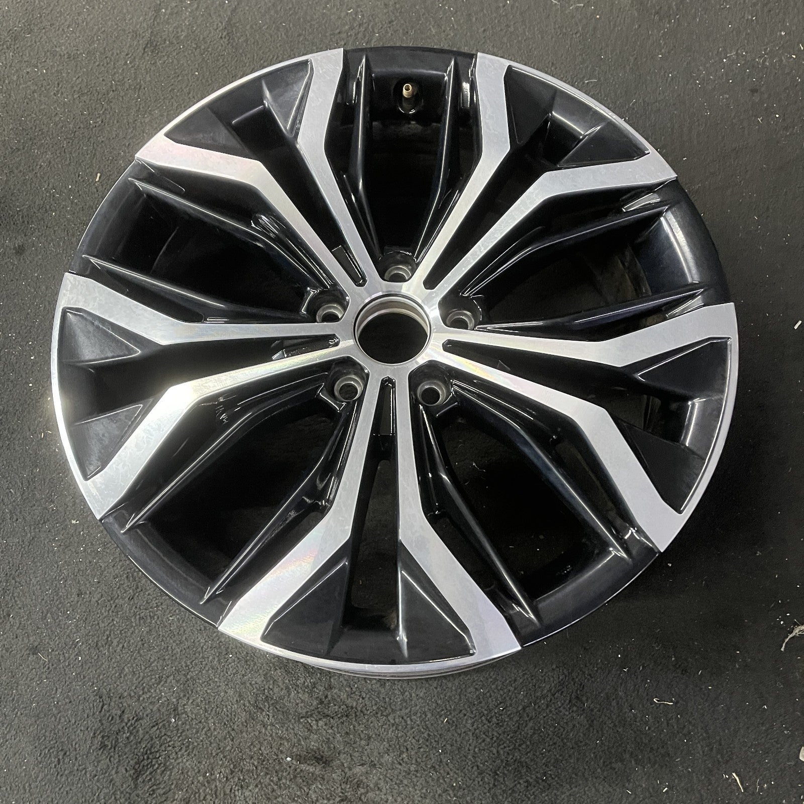 Toyota MACHINED BLACK CROWN OEM 19x7 Inch 5 spoke 2023-2024 4261130K60 ...