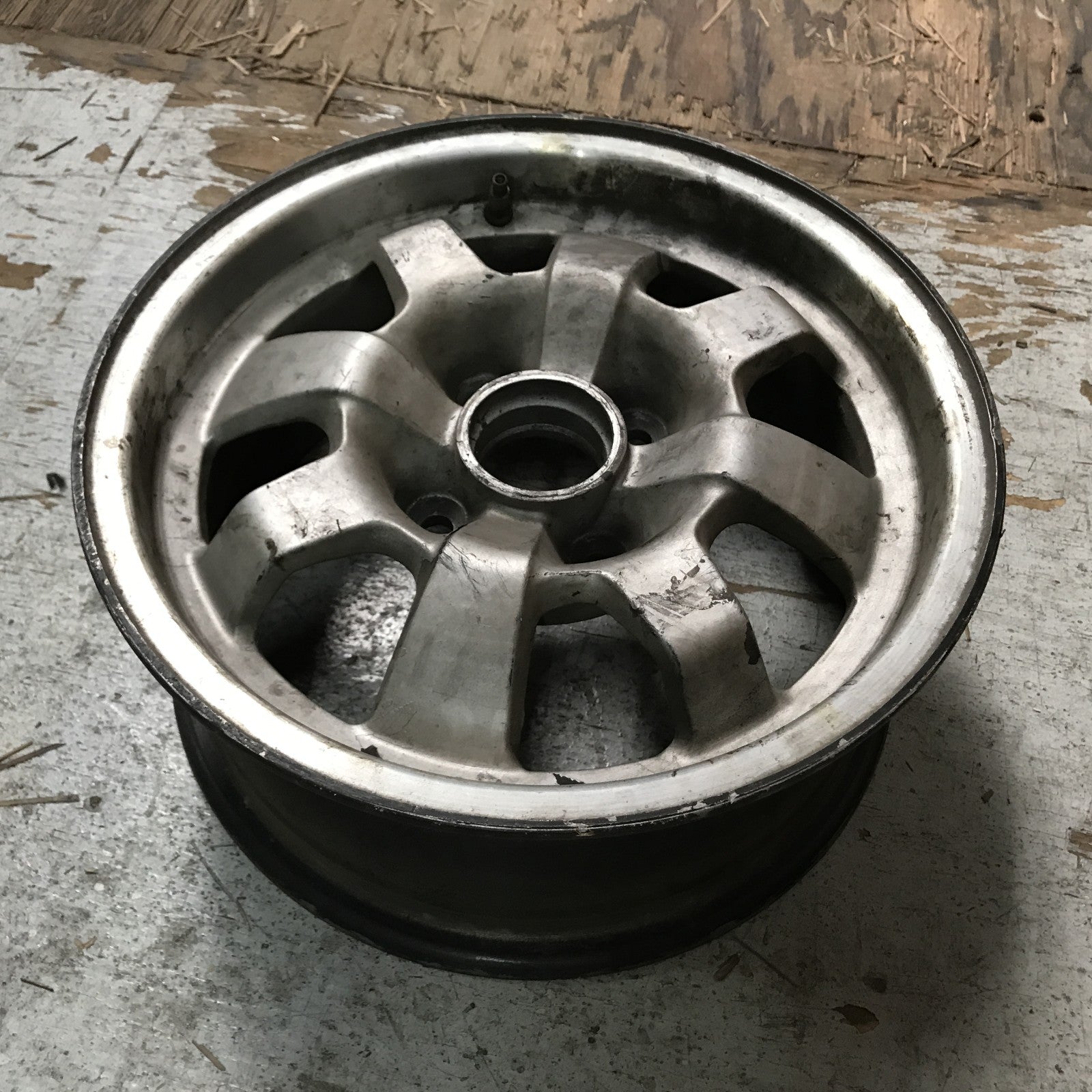 Porsche 924 OEM Wheel 1977-1982 14x6 Inch 477601031D
